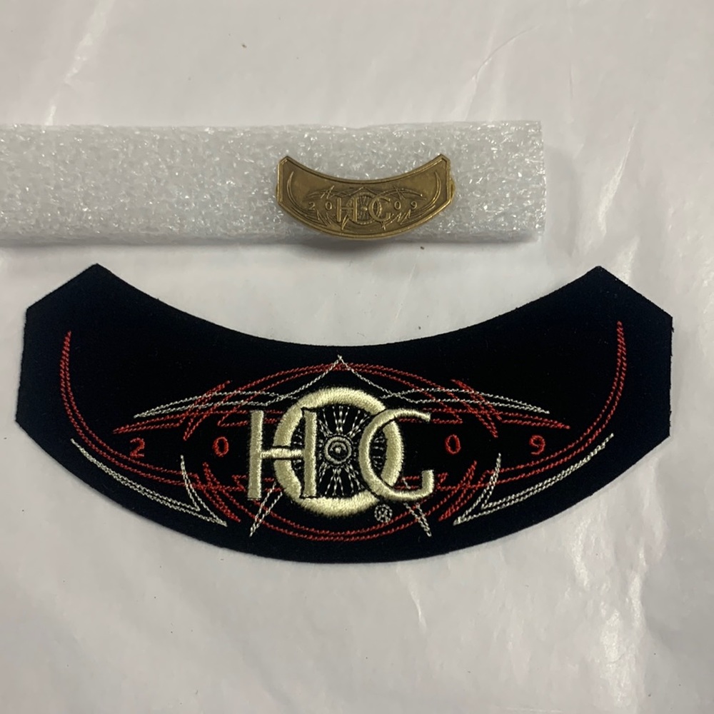 Harley-Davidson HOG members exclusive 2009 patch and pin set!